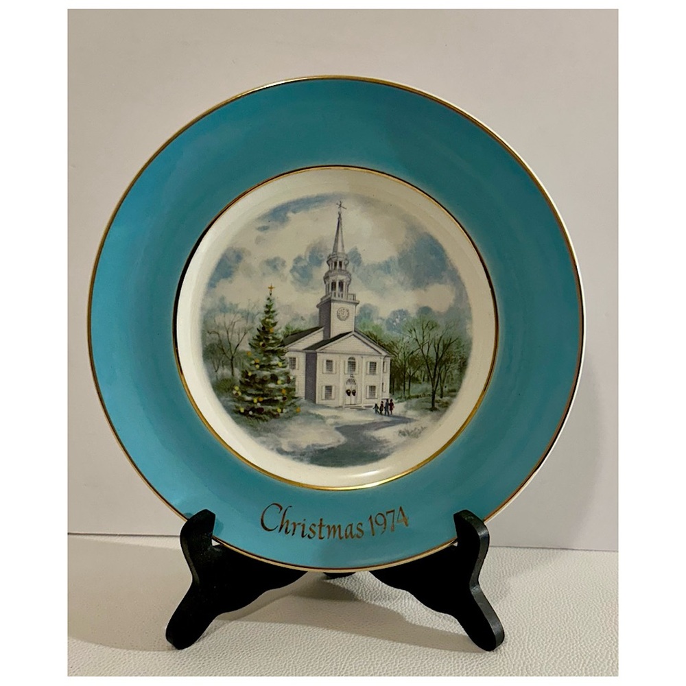 Vintage Avon Christmas Plate 1974 Country Church Enoch Wedgwood England 10”